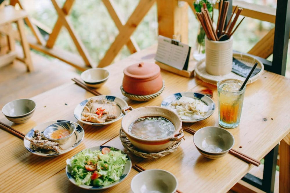Cơm niêu Ba Mẹ Con gợi lên cảm giác gần gũi của một bữa cơm sum vầy